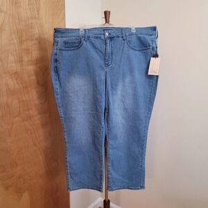 NYDJ Jeans. Women's 22 W. Marilyn Straight leg Crop Cool Embrace shapewear Capri